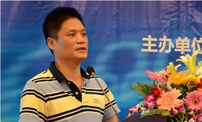 球王会体育官方网站信息化研究中心主任杨冰之发表主题演讲