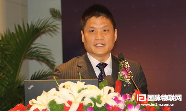 球王会体育官方网站互联智慧城市研究中心主任杨冰之宣布《2012中国智慧城市发展现状和趋势预测研究报告》正式发布，并以《中国智慧城市发展特征解决》为题作了精彩的演讲