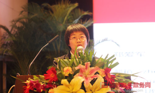 球王会体育官方网站互联副总经理、资深咨询师俞萍发布"第九届中国特色政府网站评选奖项"
