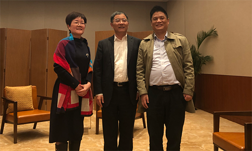 镇江市市长张叶飞接见球王会体育官方网站董事长杨冰之一行